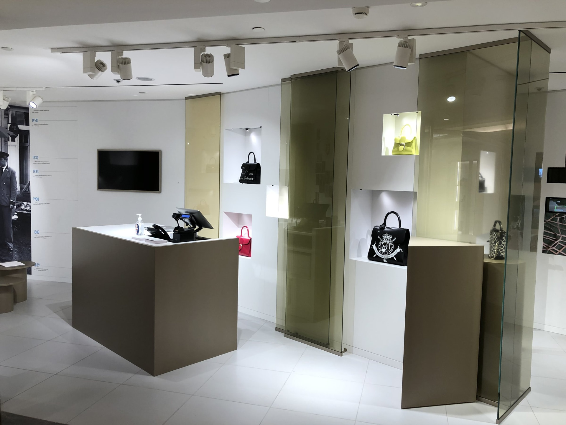 Delvaux — Harrods — Luxury Retail fit-out